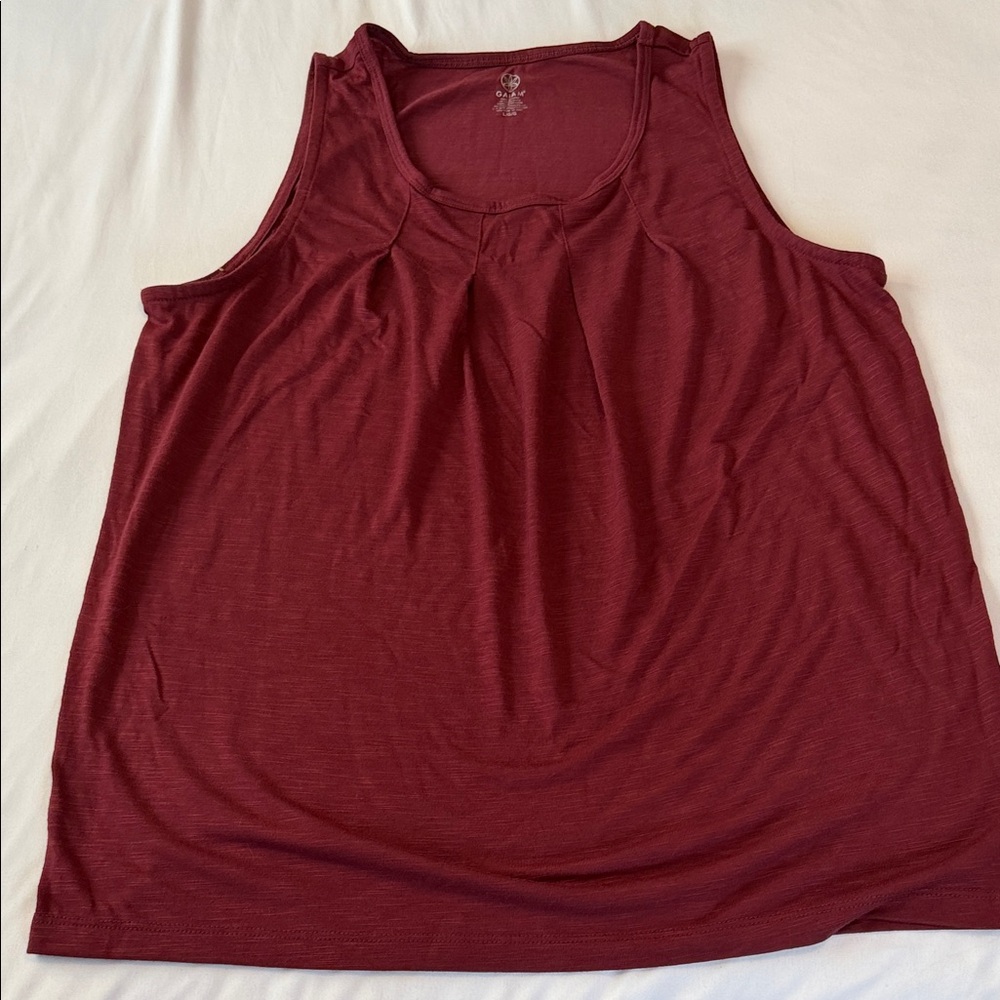 GAIAM Women's Burgundy Tank Top